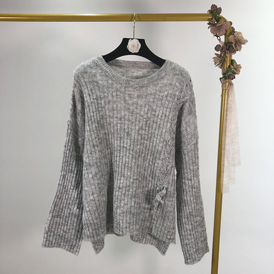 Pulover de dama cu decolteu oval cu cravate si crapaturi laterale in doua culori