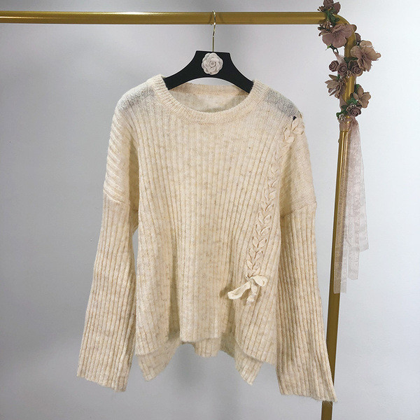 Pulover de dama cu decolteu oval cu cravate si crapaturi laterale in doua culori