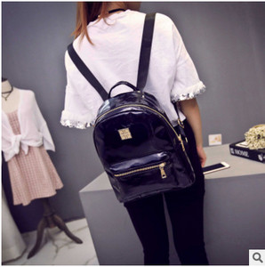 Μοντέρνο γυναικείο σακίδιο με φερμουάρ σε διάφορα χρώματα