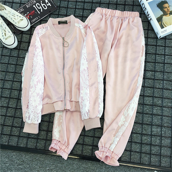 Mindennapi női kétrészes szett rózsaszín csipkével