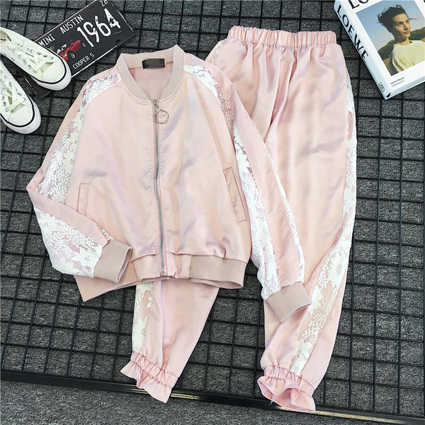 Mindennapi női kétrészes szett rózsaszín csipkével