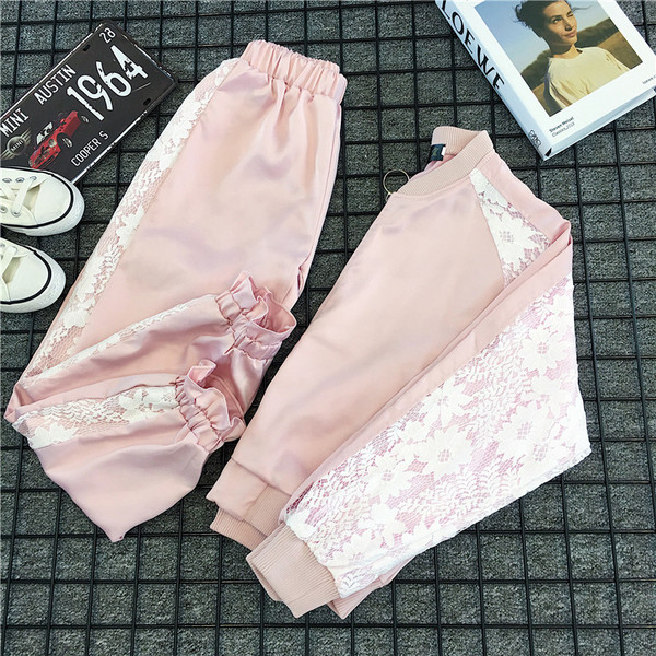 Mindennapi női kétrészes szett rózsaszín csipkével