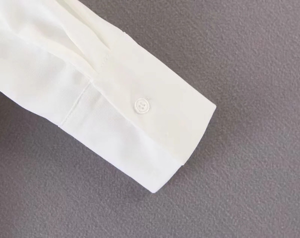 Modern női ing klasszikus gallérral, fehér színben