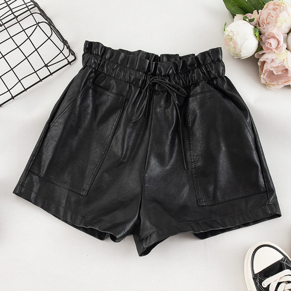 Γυναικεία σορτς σε δύο χρώματα με κορδόνια και τσέπες