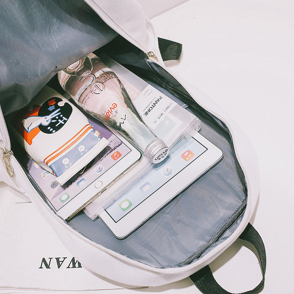 Καθημερινό παιδικό  σακίδιο με εφαρμογή και στοιχείο 3D σε λευκό χρώμα