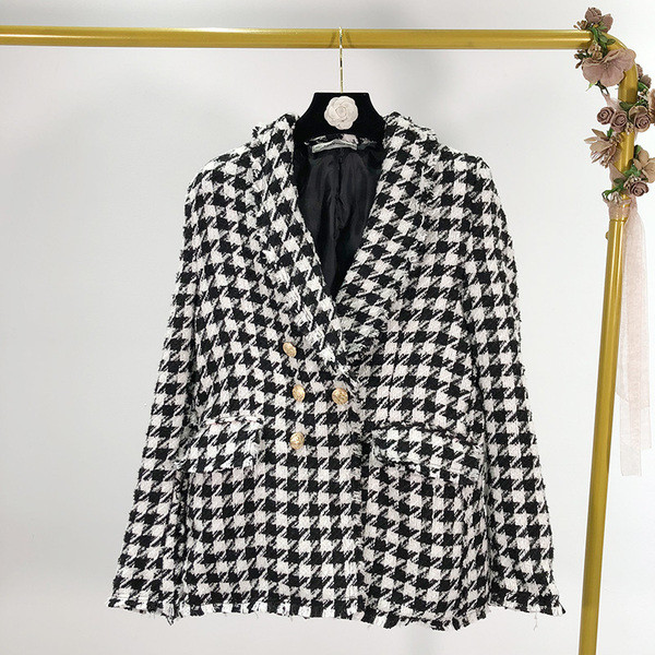 Geaca dama in carouri alb-negru cu nasturi