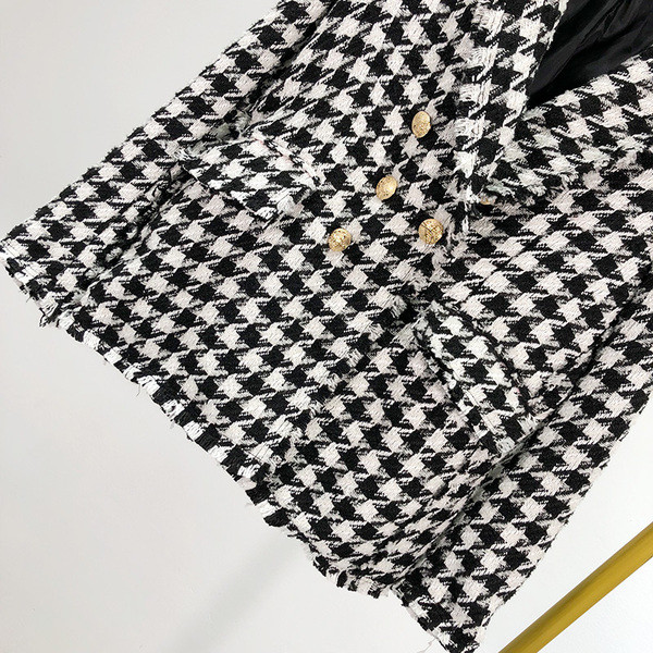 Geaca dama in carouri alb-negru cu nasturi