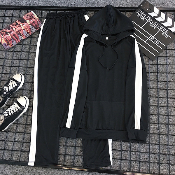 Αθλητικό γυναικείο σετ σε μαύρο και κίτρινο χρώμα