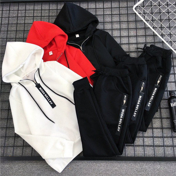 Γυναικείο αθλητικό σετ σε μαύρο, κόκκινο και λευκό χρώμα