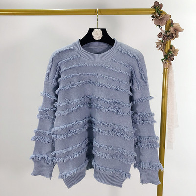 Καθημερινή πουλόβερ με ωοειδές ντεκολτέ και κρόσσια σε τρία χρώματα