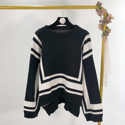 Σύντομο γυναικείο πουλόβερ με μακριά φαρδιά μανίκια σε τρία χρώματα