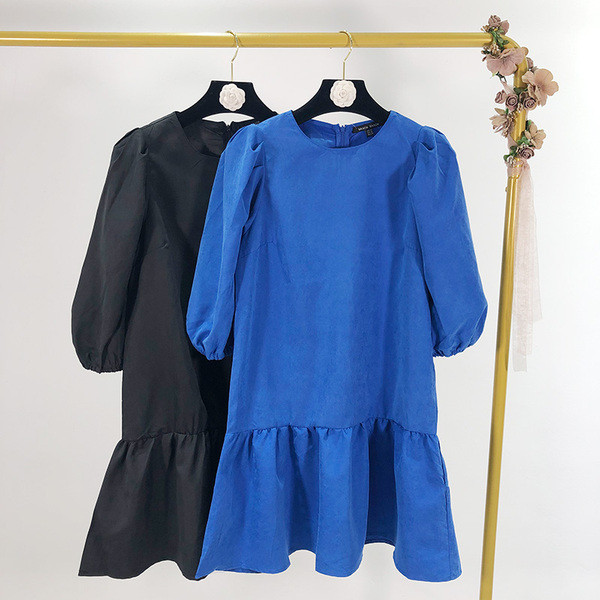 Καθημερινό γυναικείο  φόρεμα με μανίκια 7/8 και ωοειδές λαιμόκοψη - μοτίβο αποκοπής