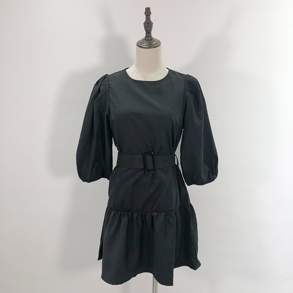 Καθημερινό γυναικείο  φόρεμα με μανίκια 7/8 και ωοειδές λαιμόκοψη - μοτίβο αποκοπής