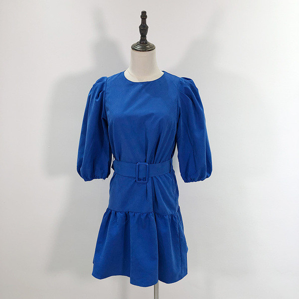 Καθημερινό γυναικείο  φόρεμα με μανίκια 7/8 και ωοειδές λαιμόκοψη - μοτίβο αποκοπής