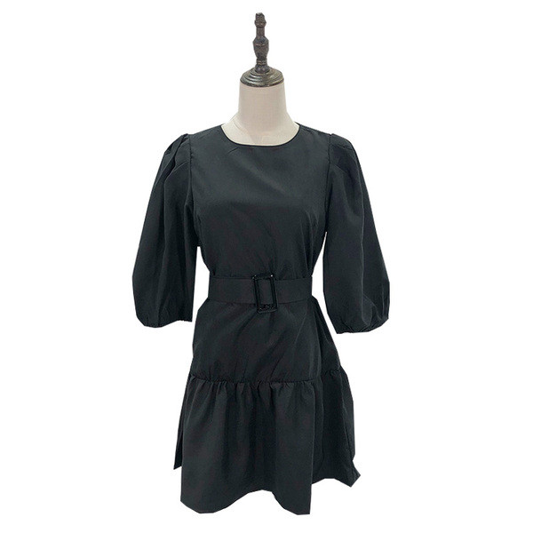 Καθημερινό γυναικείο  φόρεμα με μανίκια 7/8 και ωοειδές λαιμόκοψη - μοτίβο αποκοπής