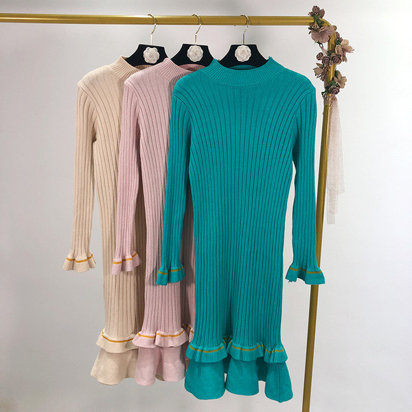 Lezser hosszú kötött ruha ovális nyakkivágással, három színben