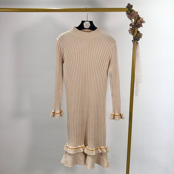 Lezser hosszú kötött ruha ovális nyakkivágással, három színben