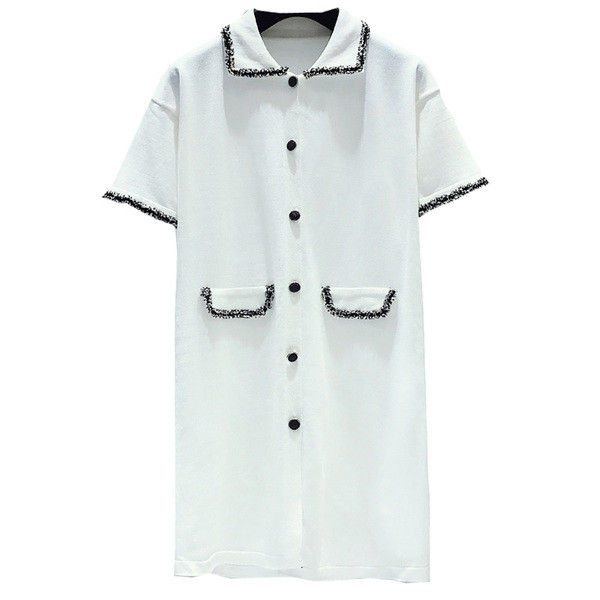 Női ruha gombokkal - széles modell fehér és fekete színben