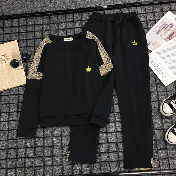 Αθλητικό και casual γυναικείο σύνολο από δύο μέρη σε διαφορετικά χρώματα