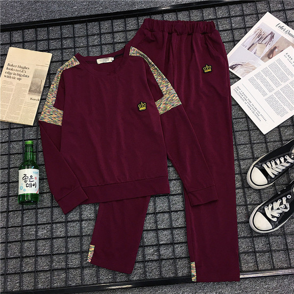 Αθλητικό και casual γυναικείο σύνολο από δύο μέρη σε διαφορετικά χρώματα