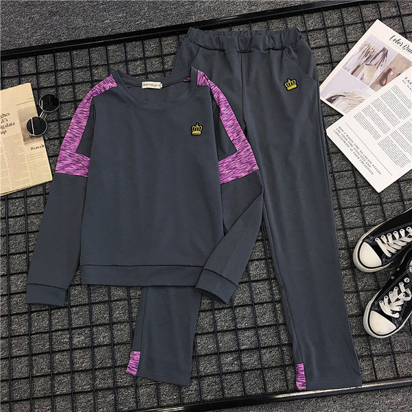 Αθλητικό και casual γυναικείο σύνολο από δύο μέρη σε διαφορετικά χρώματα