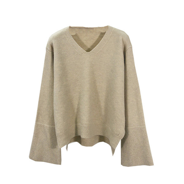 Σύντομο γυναικείο πουλόβερ  με λαιμόκοψη και μακριά φαρδιά μανίκια