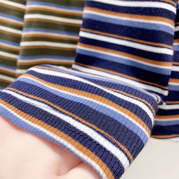 Γυναικεία μπλούζα  με λαιμό O σε καφέ χρώμα