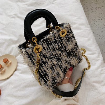 Μοντέρνα γυναικεία  τσάντα με μικρή και μεγάλη λαβή