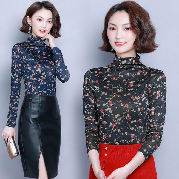 Stílusos női blúz - két színben virágos motívumokkal