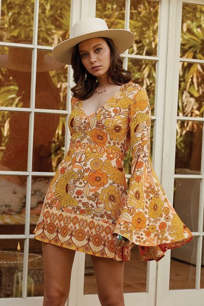 Casual γυναικείο φόρεμα με φαρδιά μανίκια και V-neck