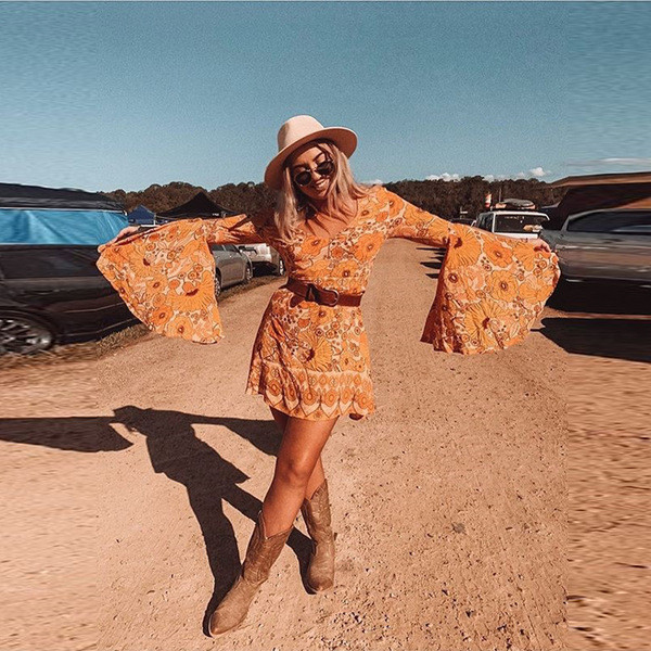 Casual γυναικείο φόρεμα με φαρδιά μανίκια και V-neck