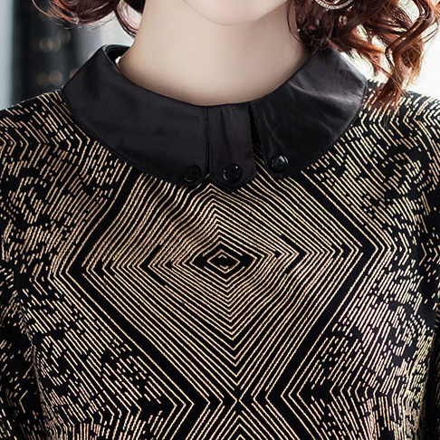 Κομψή γυναικεία μπλούζα  σε κόκκινο και χρυσό χρώμα με  διακοσμιτικές πέτρες