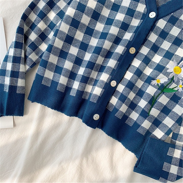 Cardigan dama in carouri cu broderie in galben si albastru