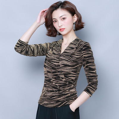 Νέο μοντέλο  μοντέρνα γυναικεία μπλούζα σε δύο χρωμάτα με μακριά μανίκια και V-neck