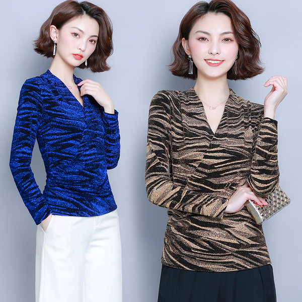 Νέο μοντέλο  μοντέρνα γυναικεία μπλούζα σε δύο χρωμάτα με μακριά μανίκια και V-neck