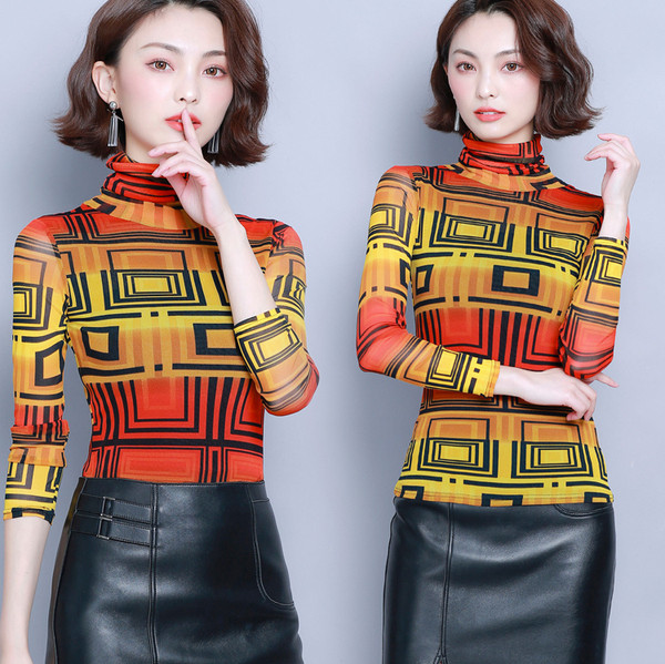 Modern női blúz hosszú ujjal és pólógallérral