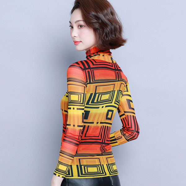 Modern női blúz hosszú ujjal és pólógallérral