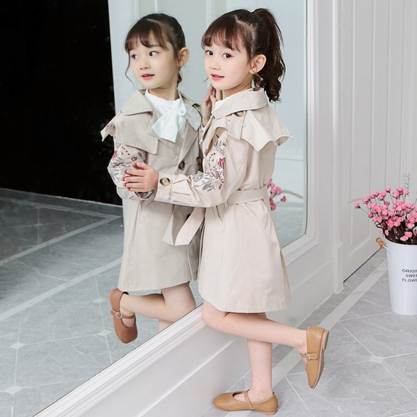 Geaca de copii moderna pentru fete cu nasturi, curea si broderie in roz si maro