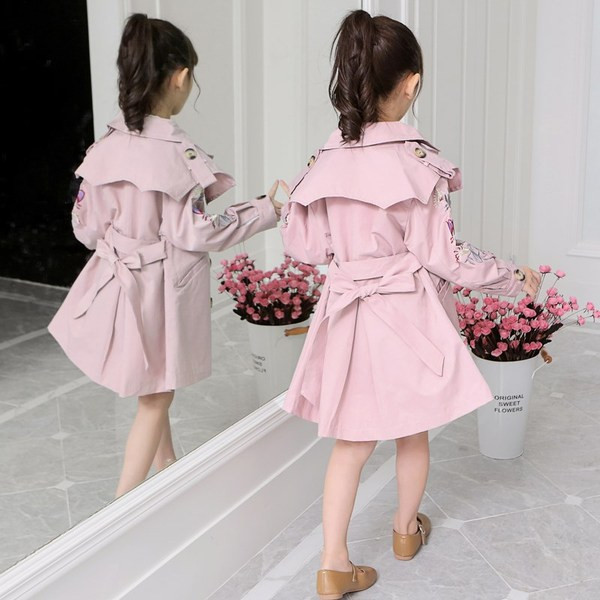 Geaca de copii moderna pentru fete cu nasturi, curea si broderie in roz si maro