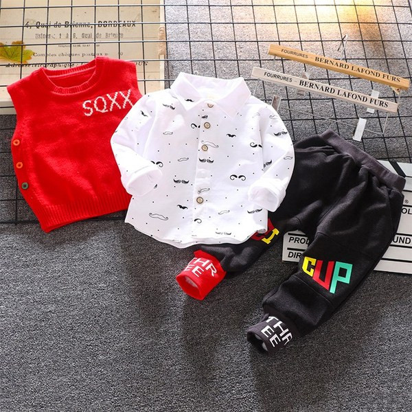 Modern gyerekkészlet fiúknak három részből, két színben