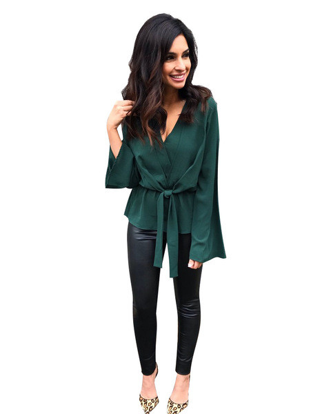 Bluză de damă modernă în mai multe culori, cu mâneci lungi și decolteu spitz