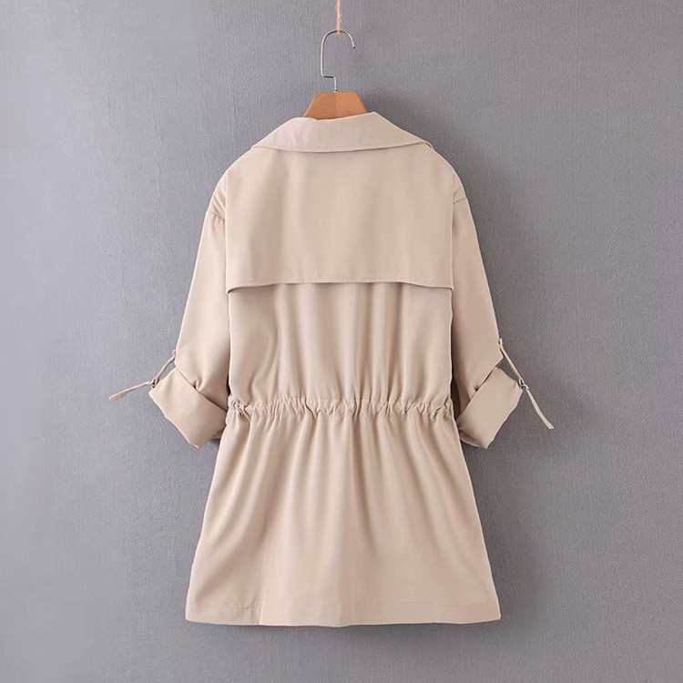 Tavaszi-őszi kabát derékban és zsebekben megkötős