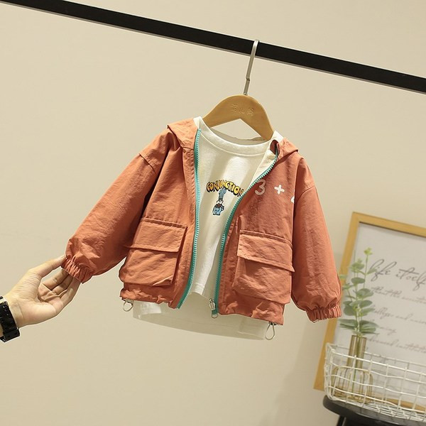 Jachetă modernă pentru copii pentru băieți cu glugă și aplicație - două culori