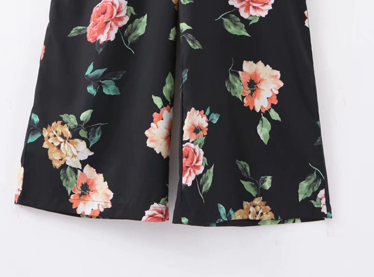 Salopeta lunga de culoare neagra si imprimeu floral