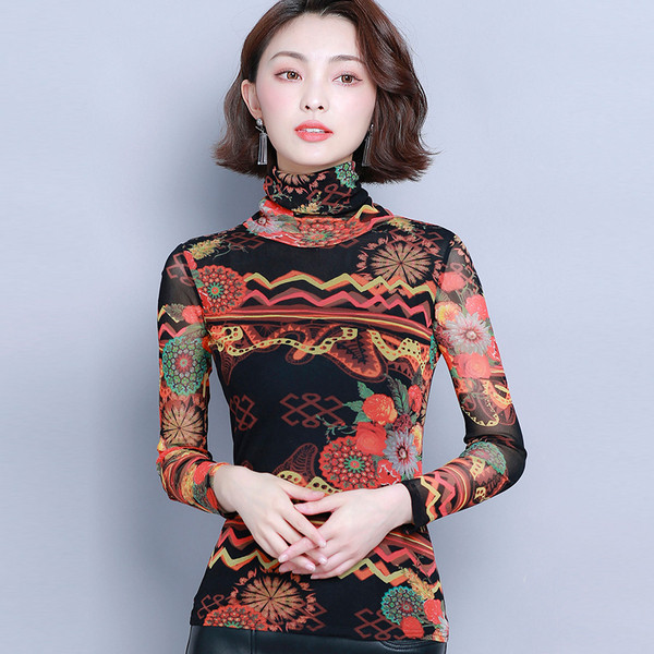 Γυναικεία μπλούζα με μακριά μανίκια και κολάρο