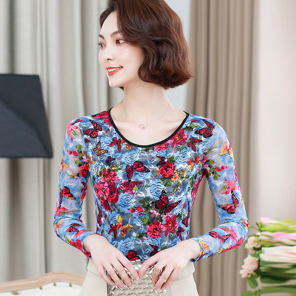 Γυναικέια μπλούζα σε floral πριντ σε δύο χρώματα