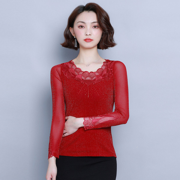 Μοντέρνα γυναικεία μπλούζα σε τρία χρώματα μεδαντέλα