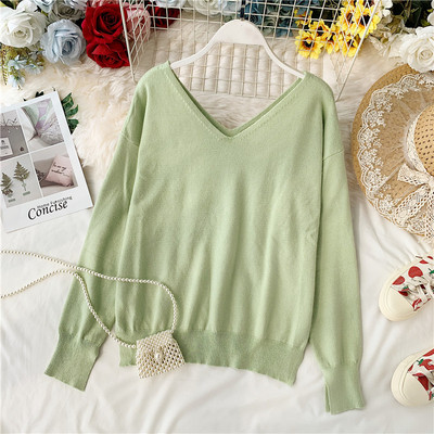 Λεπτό γυναικείο πουλόβερ  με V-λαιμό σε διάφορα χρώματα