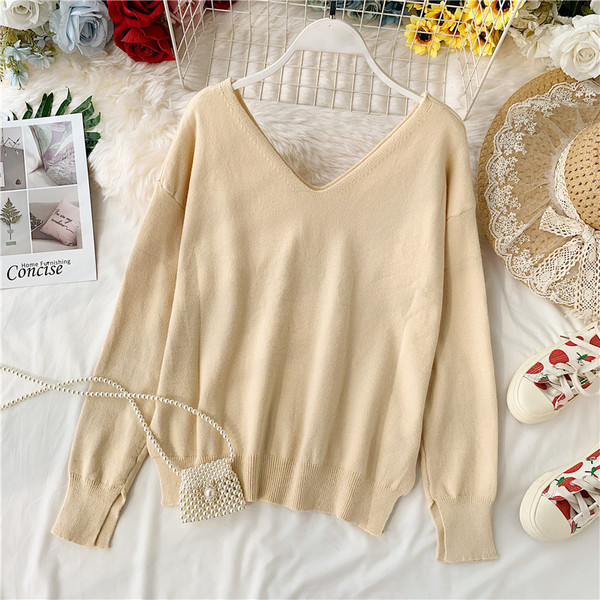 Λεπτό γυναικείο πουλόβερ  με V-λαιμό σε διάφορα χρώματα