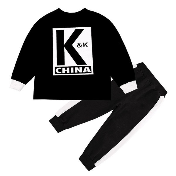 Νέο μοντέλο  παιδικό σετ - μπλουζάκι + παντελόνι σε τρία χρώματα με εφαρμογή